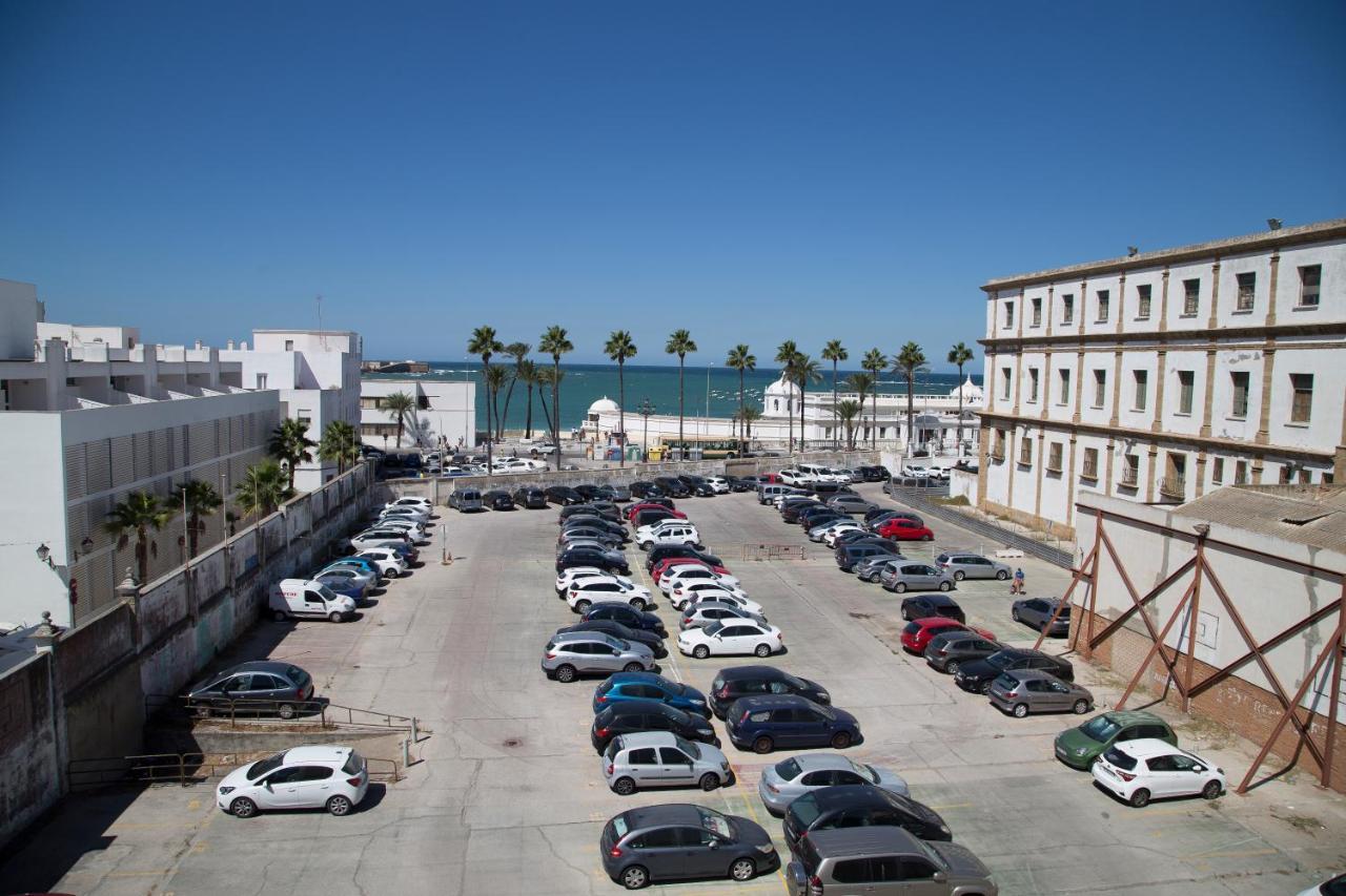 The Traveller'S House Con Vistas A Playa La Caleta Apartment Cadiz Bagian luar foto
