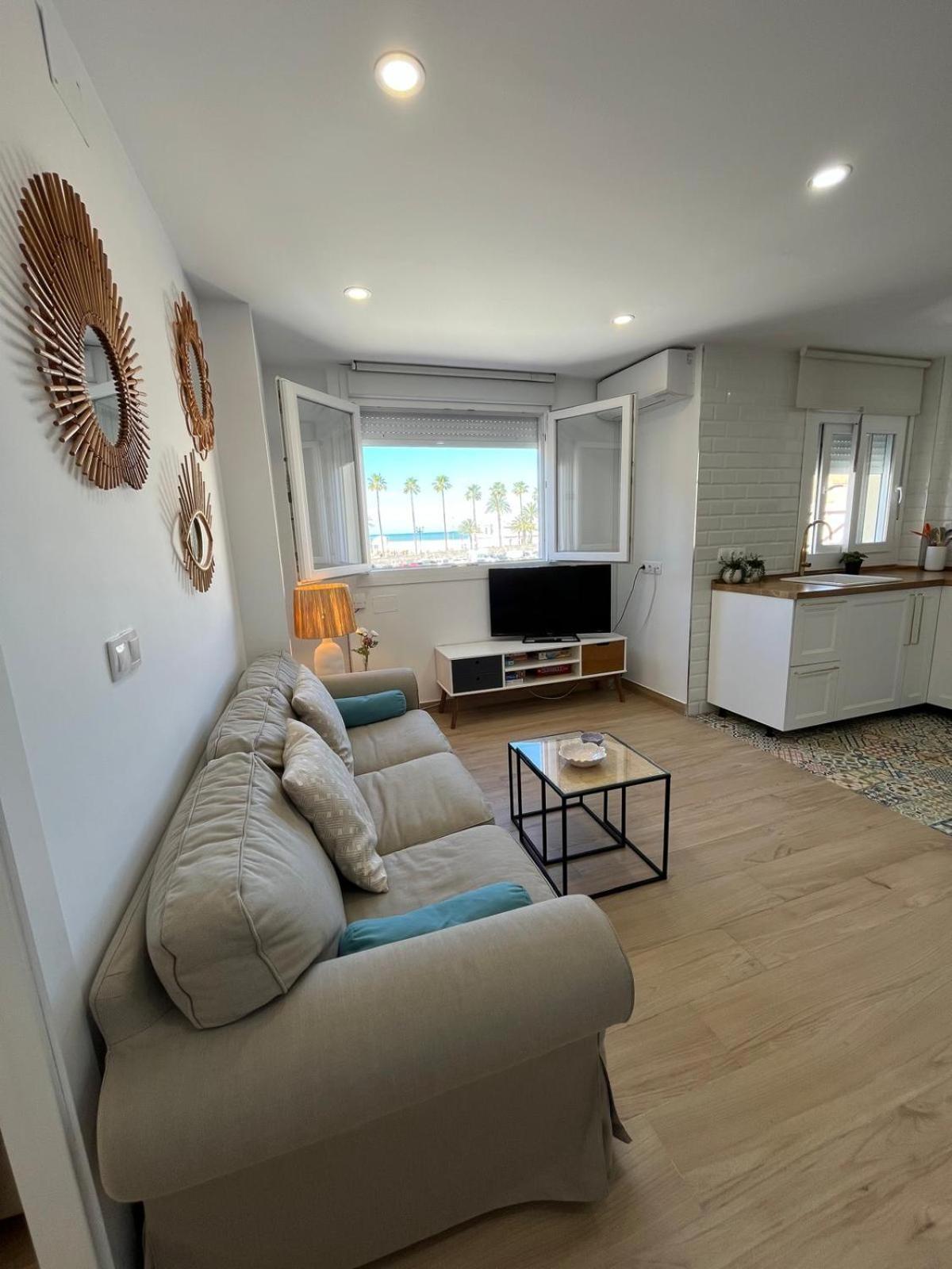 The Traveller'S House Con Vistas A Playa La Caleta Apartment Cadiz Bagian luar foto